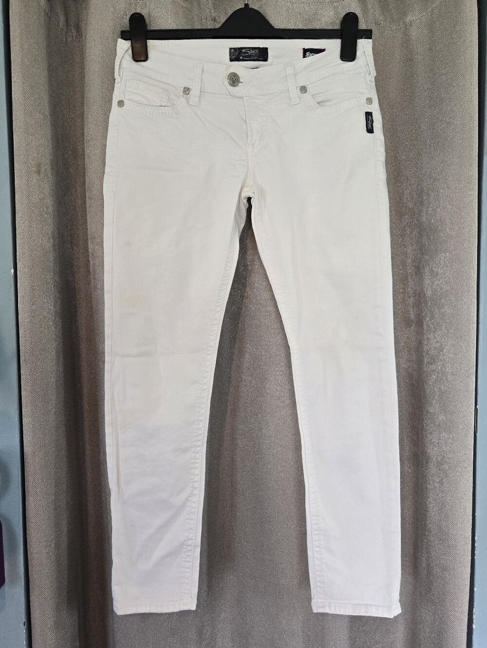⭐️Silver Jeans Tuesday Women’s Skinny Jeans in White⭐️